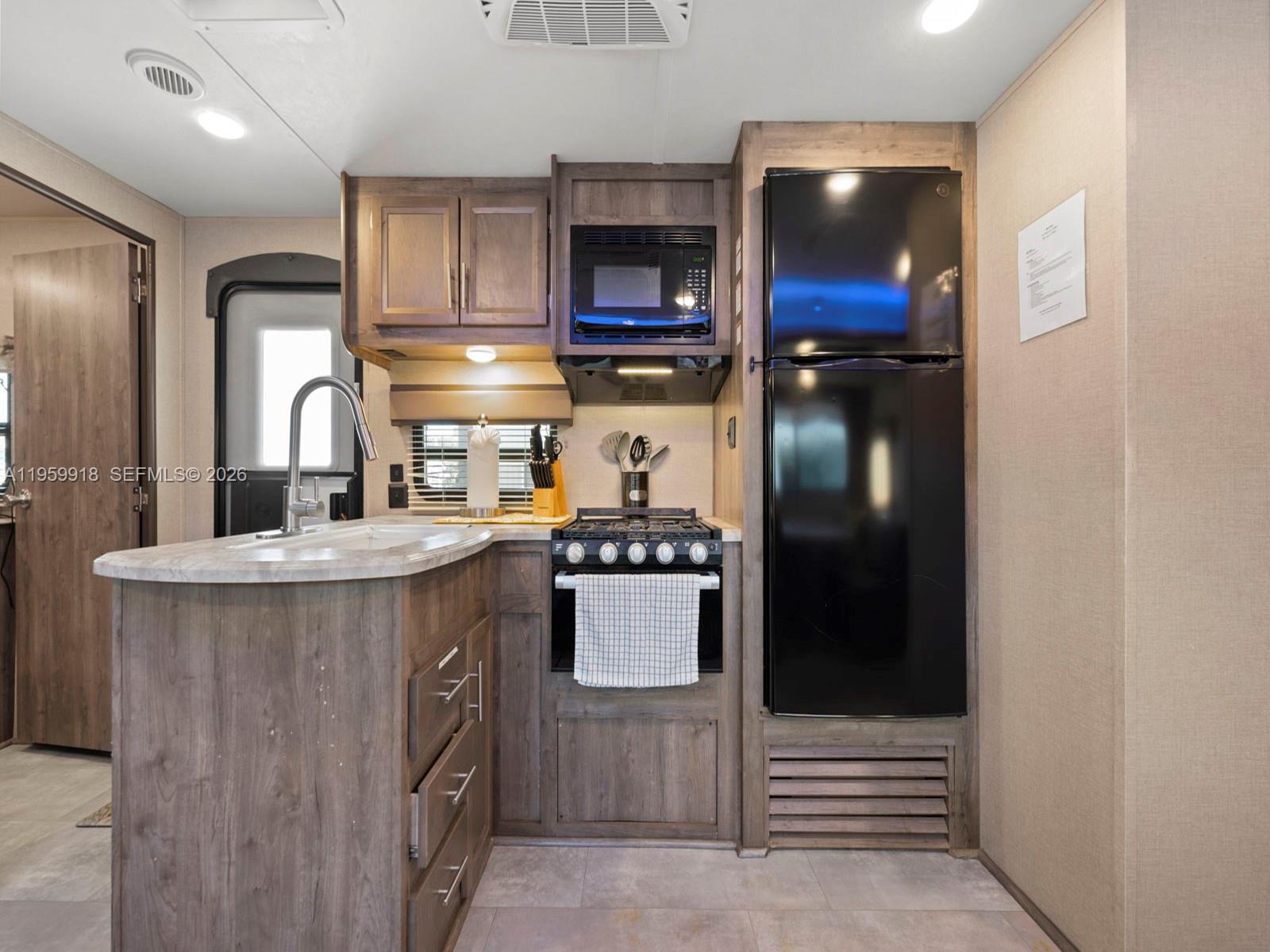 CALUSA CAMPGROUND - Residential