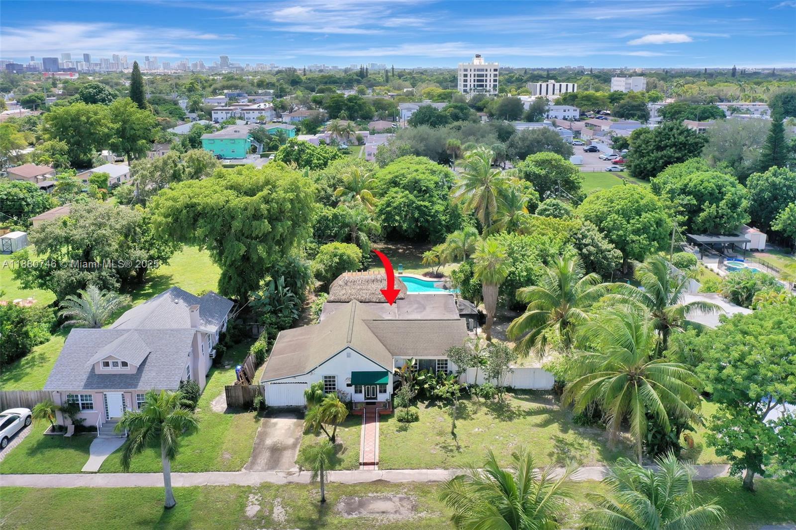 HOLLYWOOD LITTLE RANCHES - Residential