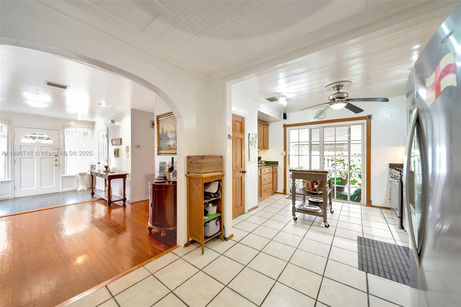 HOLLYWOOD LITTLE RANCHES - Residential