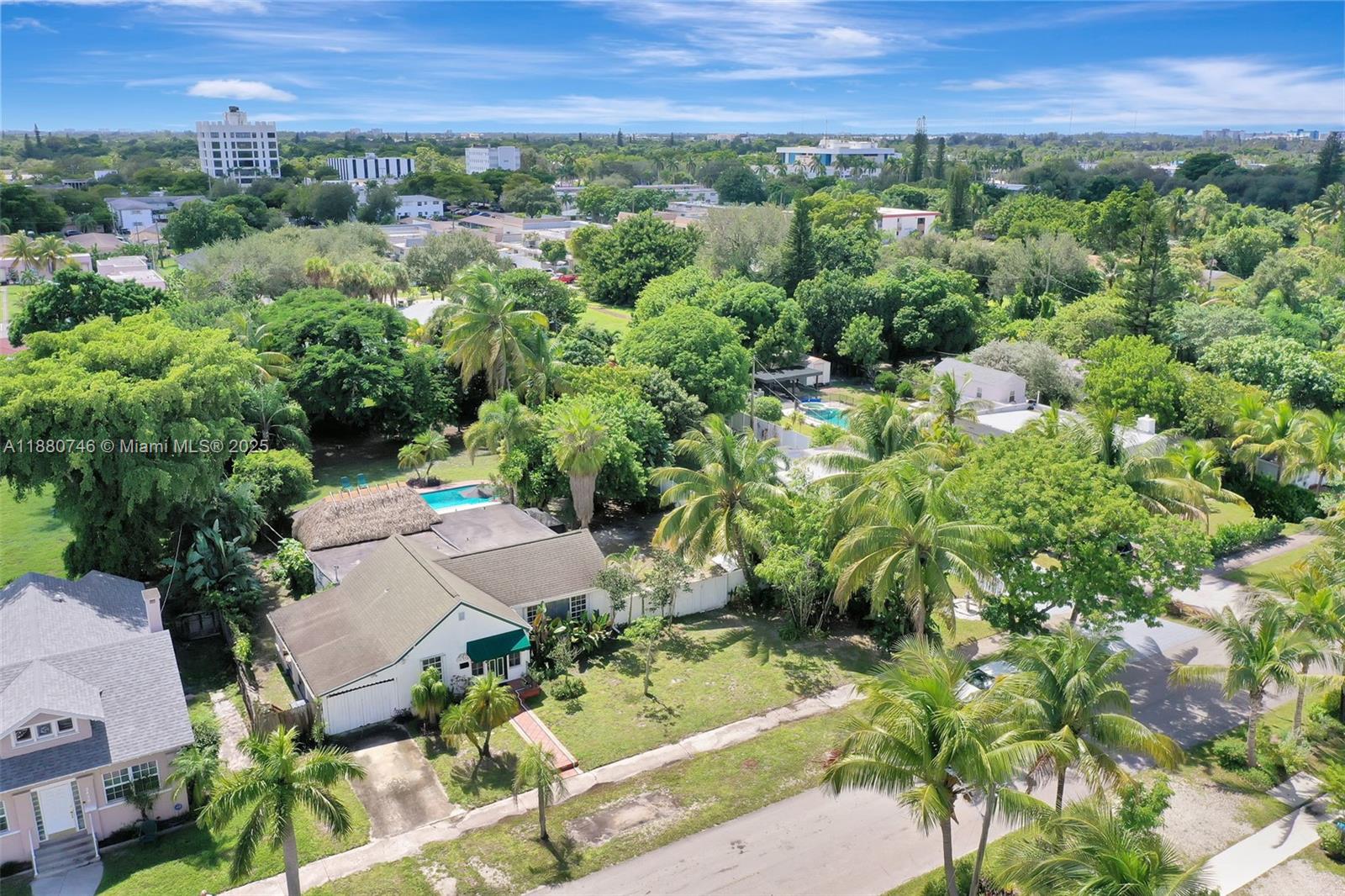 HOLLYWOOD LITTLE RANCHES - Residential