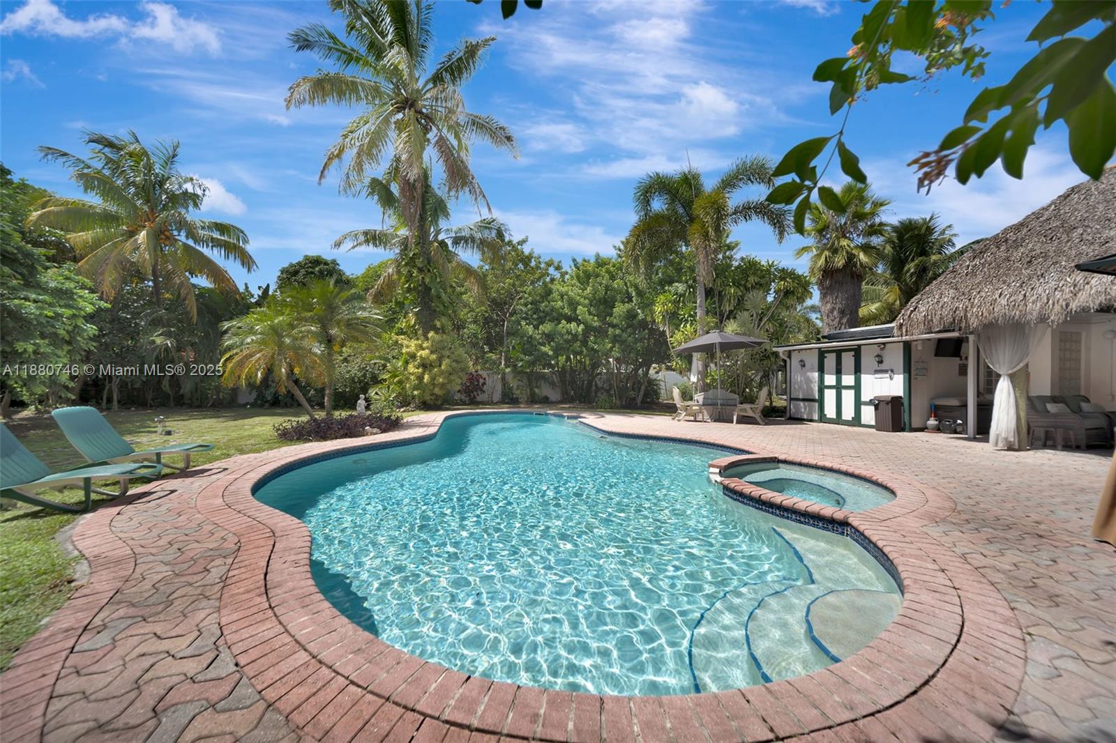 HOLLYWOOD LITTLE RANCHES - Residential