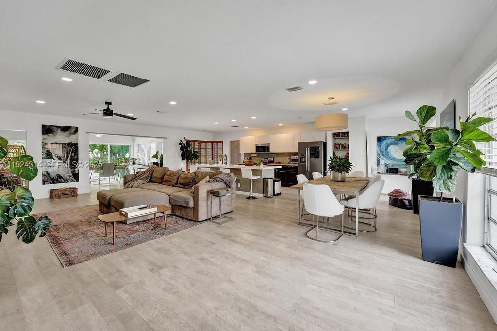 PGA NATIONAL GOLF CLUB ES - Residential Lease