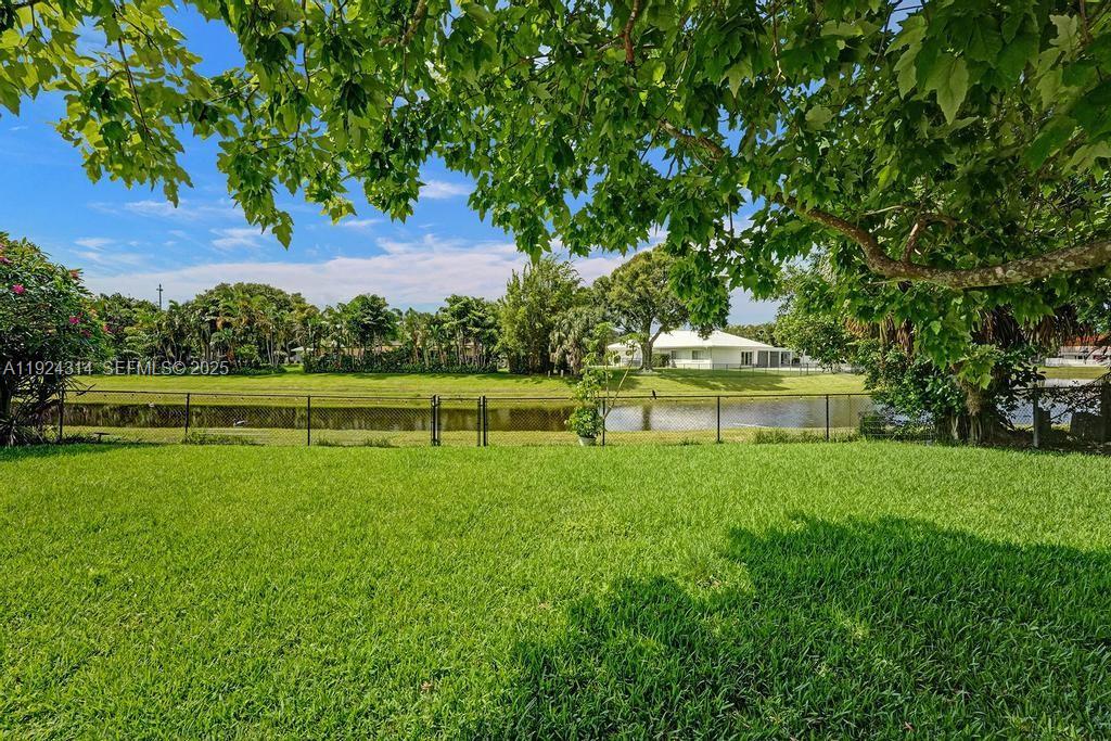 PGA NATIONAL GOLF CLUB ES - Residential Lease