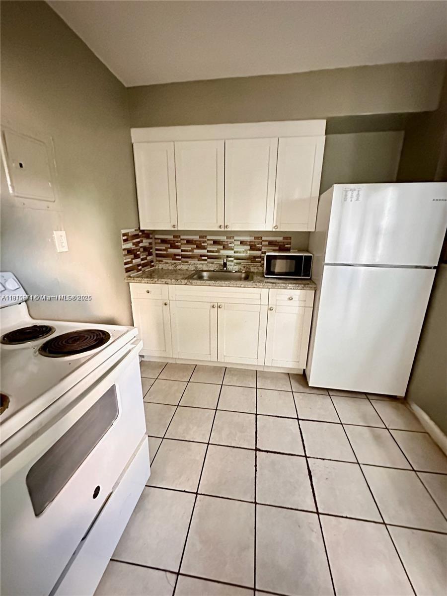 BELLCAMP MANOR - Residential Income