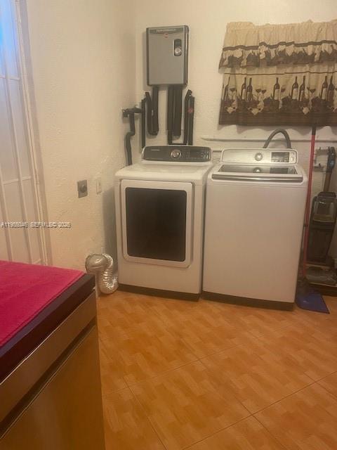 SO MIAMI HEIGHTS MANOR - Residential