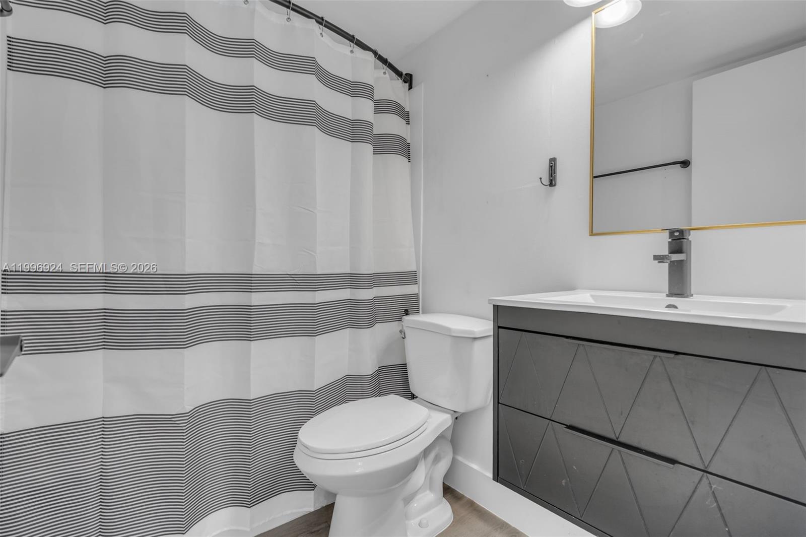 MIAMI LAKES WINDMILL GATE - Residential