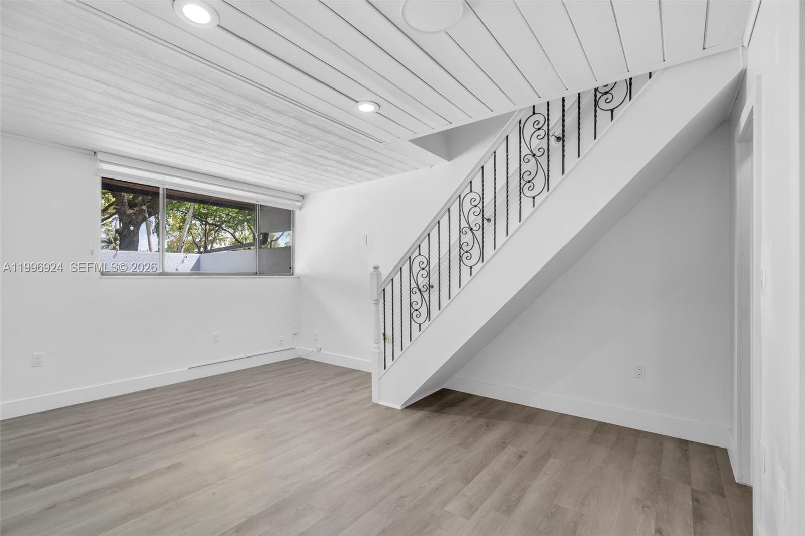 MIAMI LAKES WINDMILL GATE - Residential