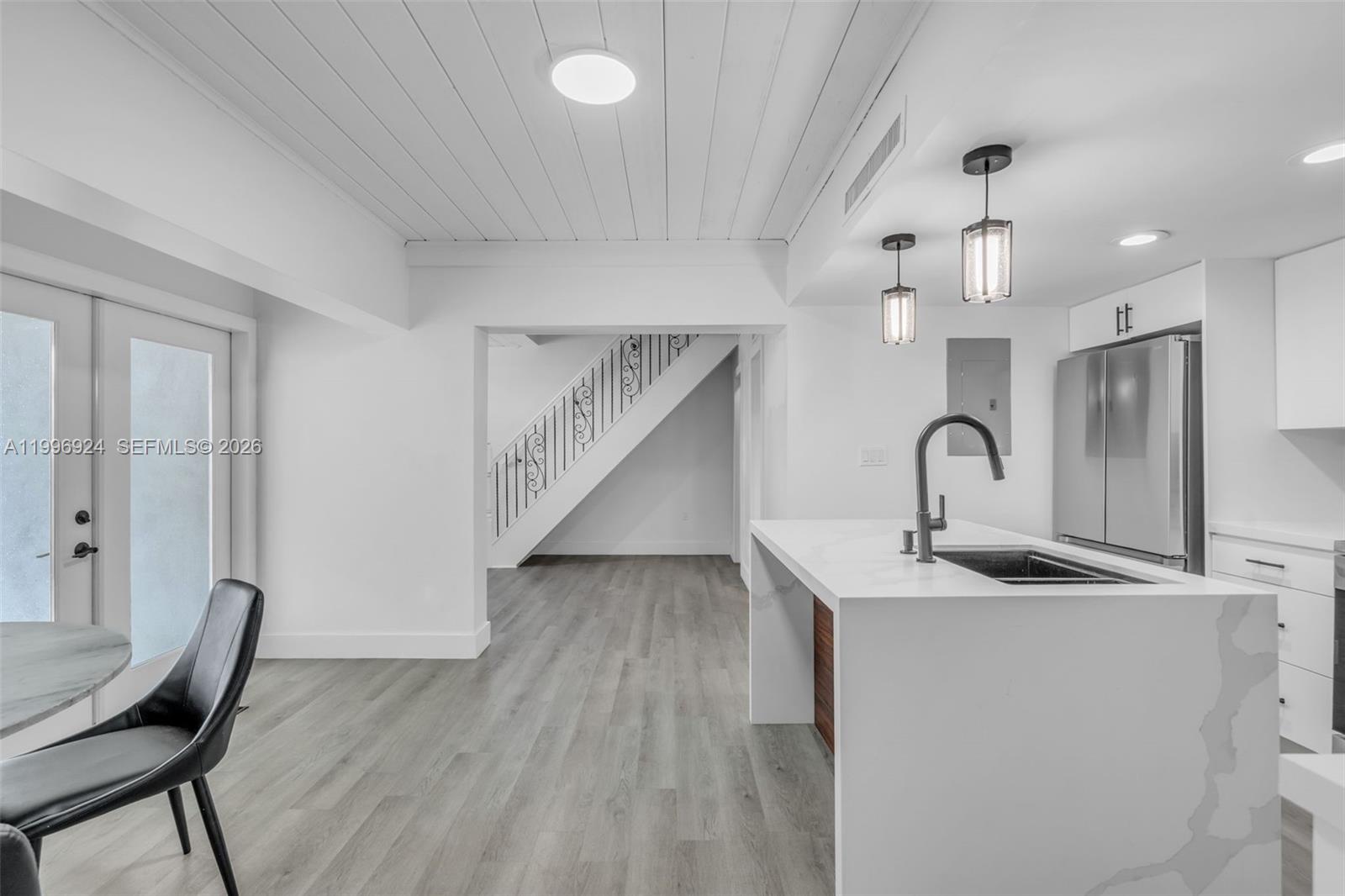 MIAMI LAKES WINDMILL GATE - Residential