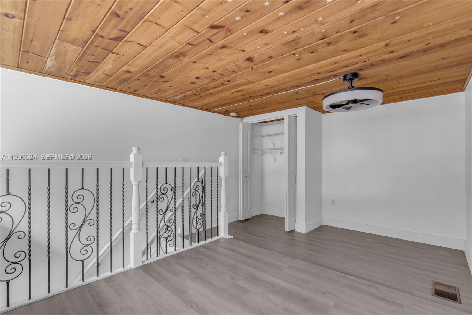 MIAMI LAKES WINDMILL GATE - Residential