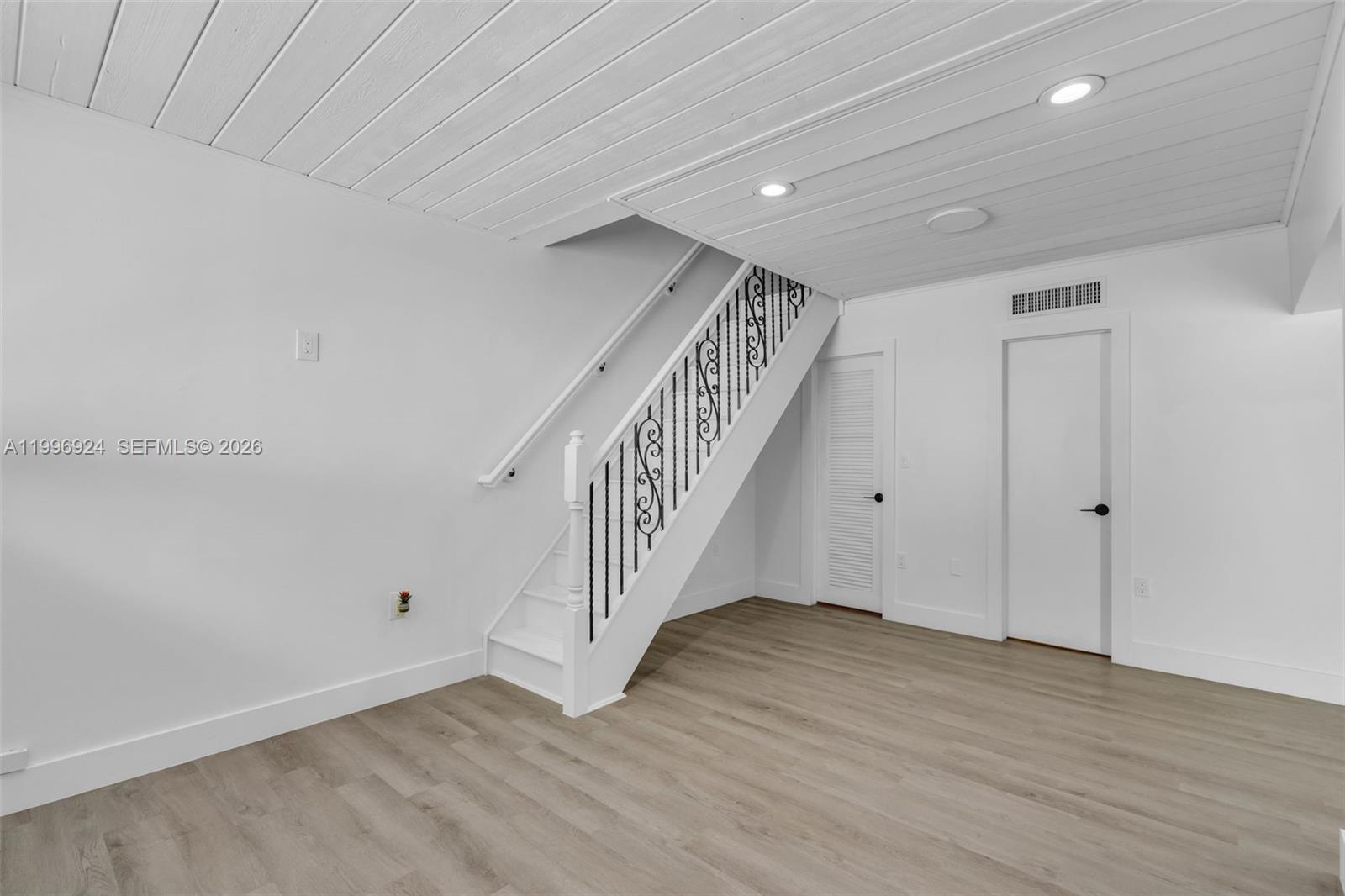 MIAMI LAKES WINDMILL GATE - Residential