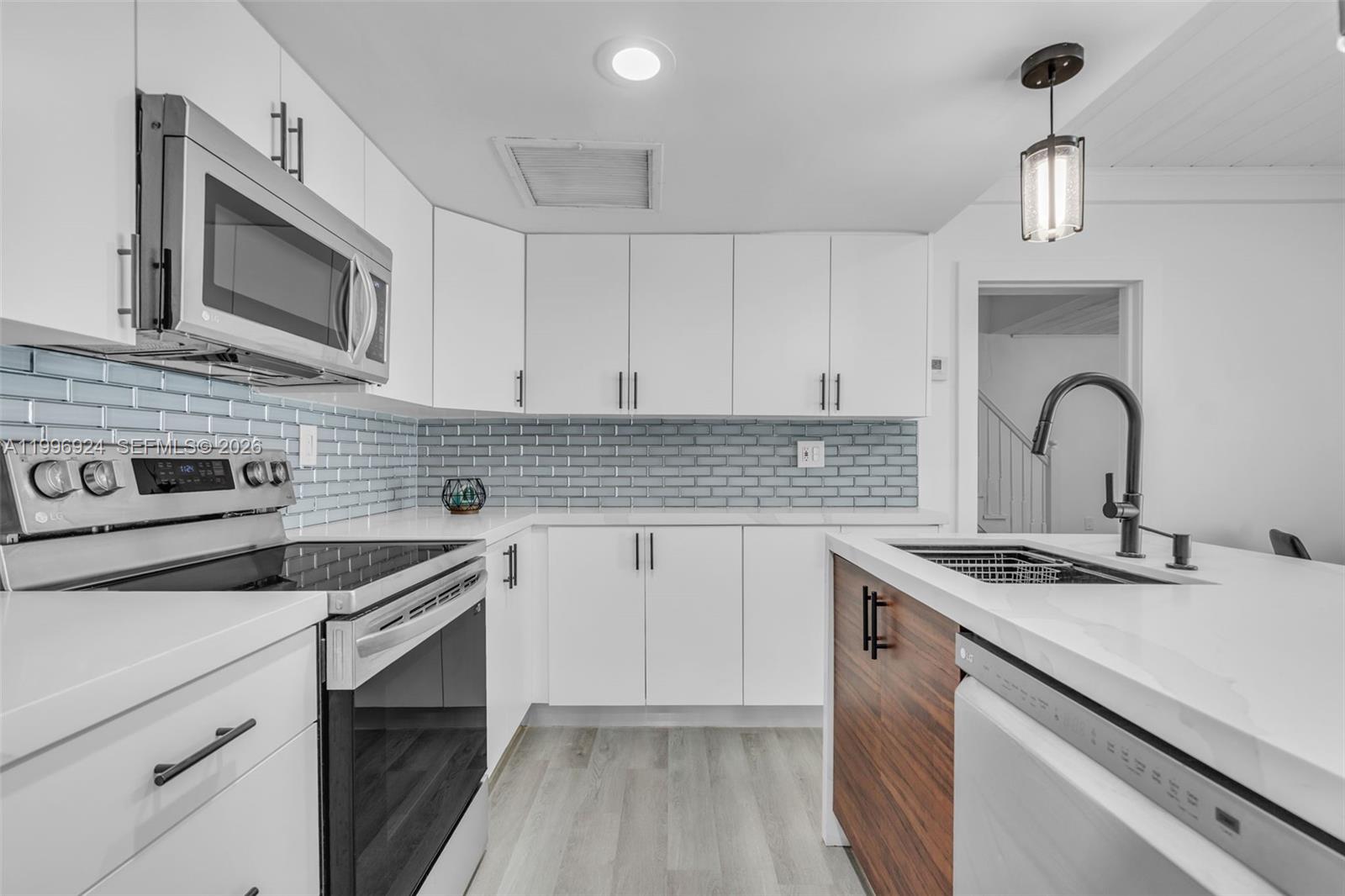 MIAMI LAKES WINDMILL GATE - Residential