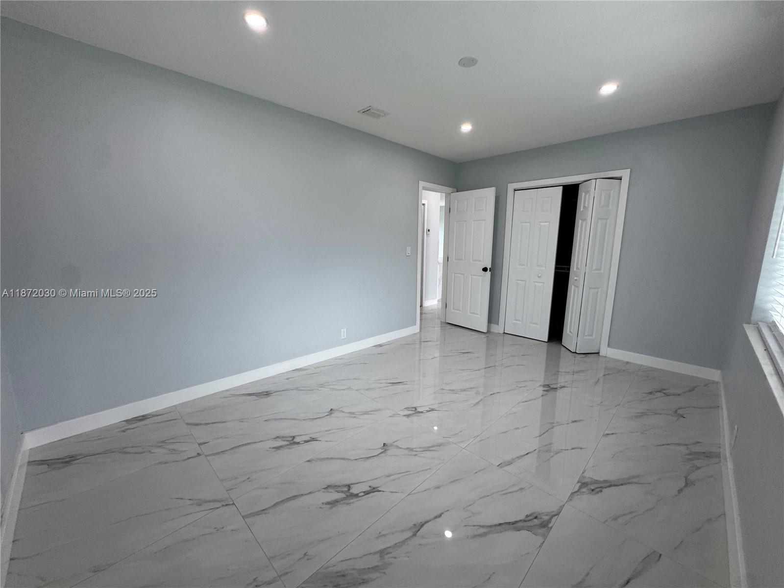 CARL BYOIR - Residential Lease