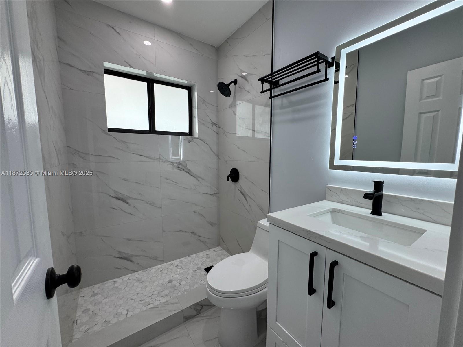 CARL BYOIR - Residential Lease