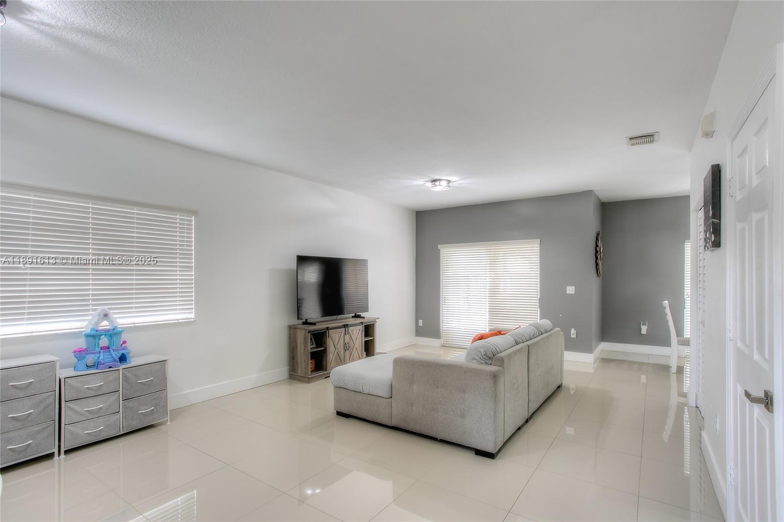 MARIANAS HOMES - Residential