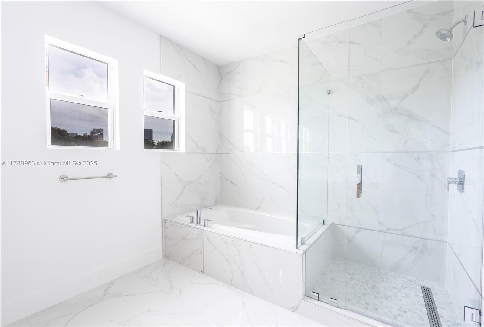 BRICKELL ESTATES - Residential