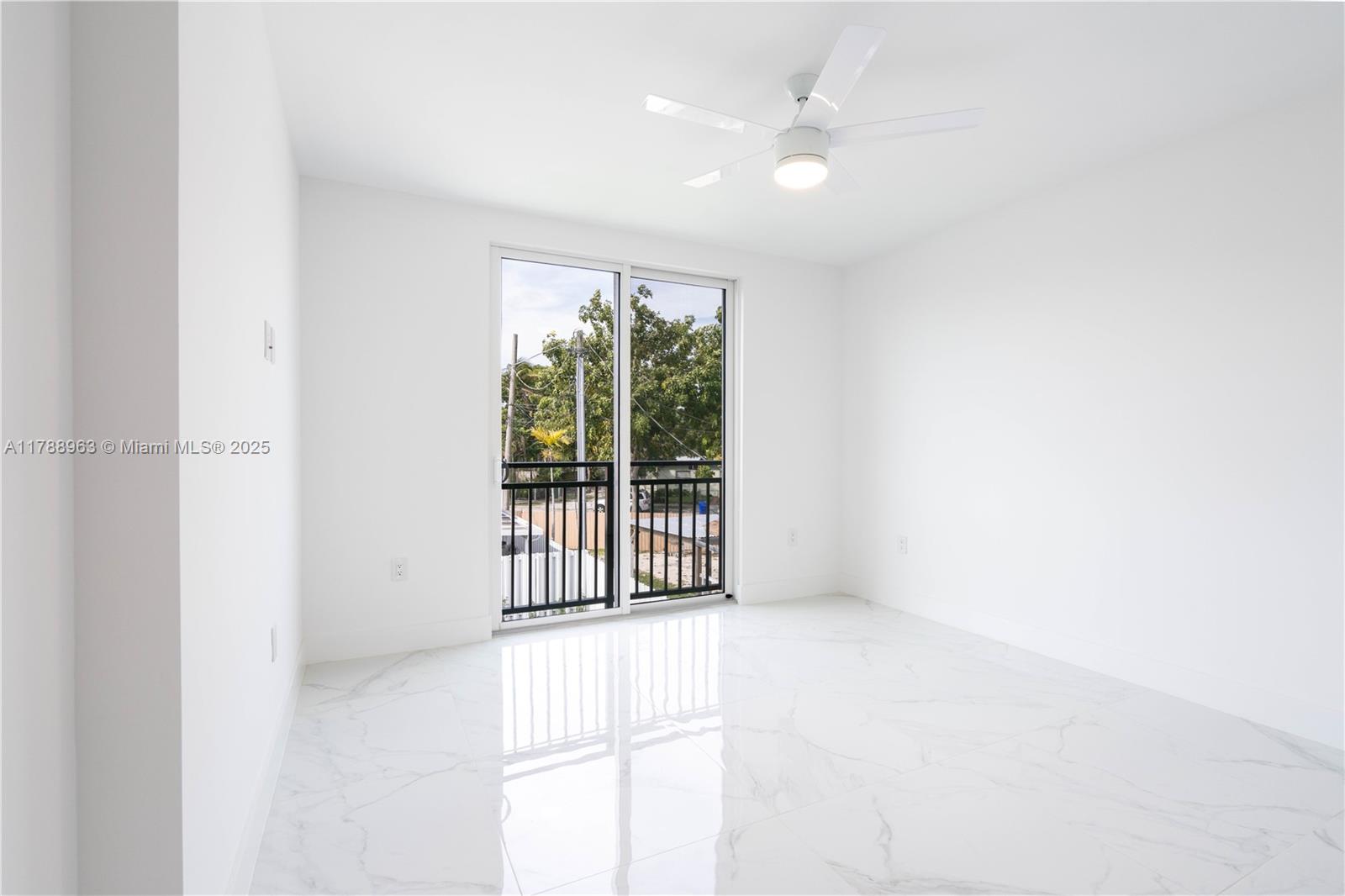 BRICKELL ESTATES - Residential