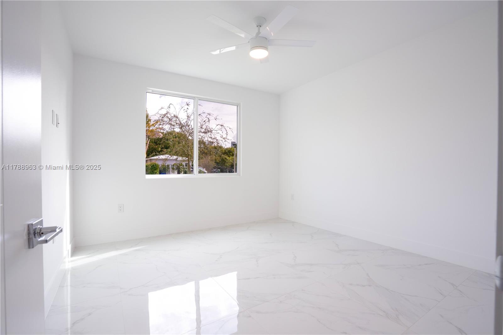 910 SW 24th Rd