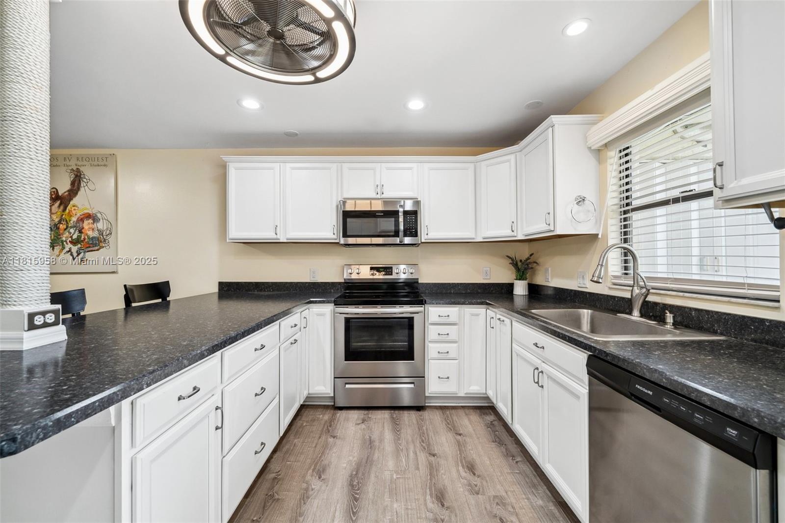 Pkwy Place Condo - Residential