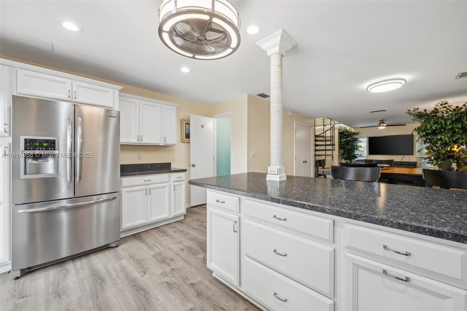 Pkwy Place Condo - Residential