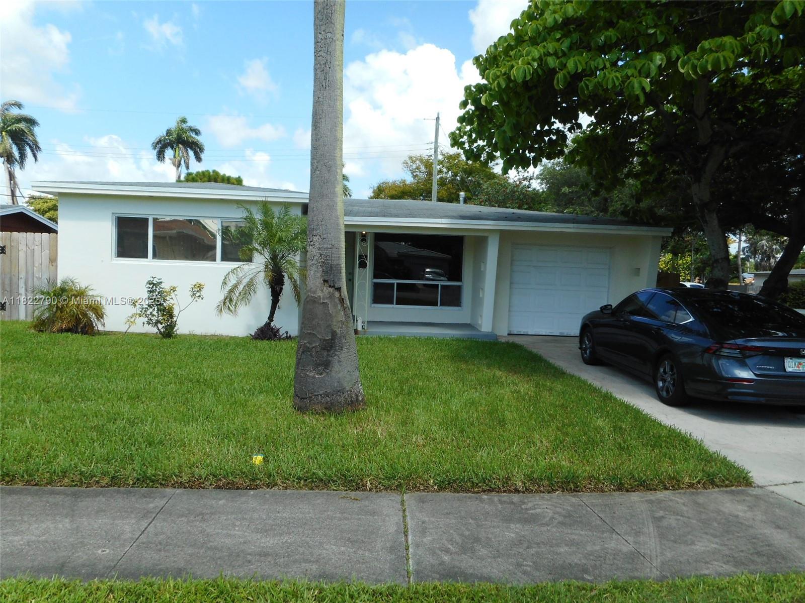 Address Not Disclosed, Hollywood, Broward County, Florida - 3 Bedrooms  
2 Bathrooms - 