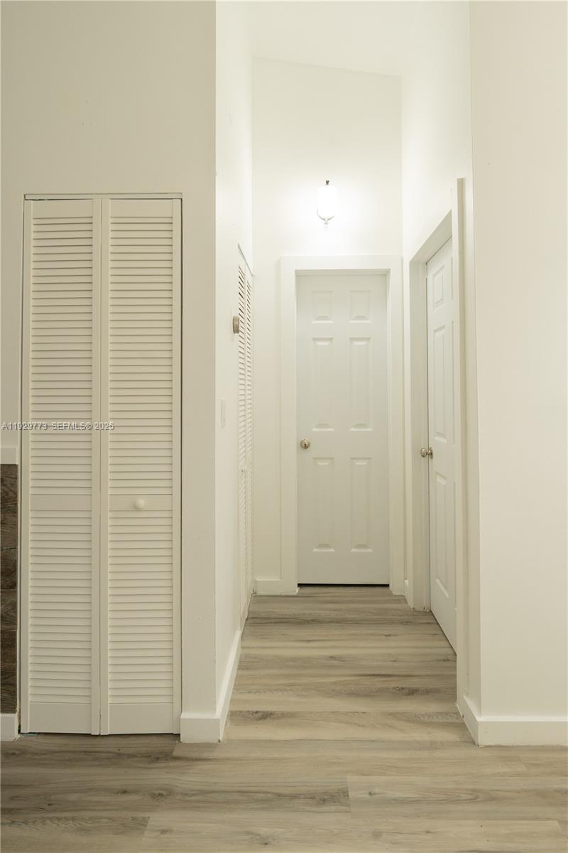 COUNTRY LAKE MANORS TOWNH - Residential