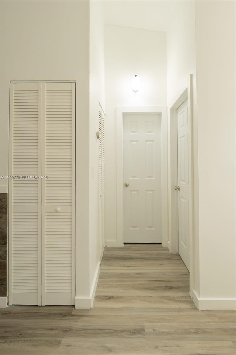 COUNTRY LAKE MANORS TOWNH - Residential