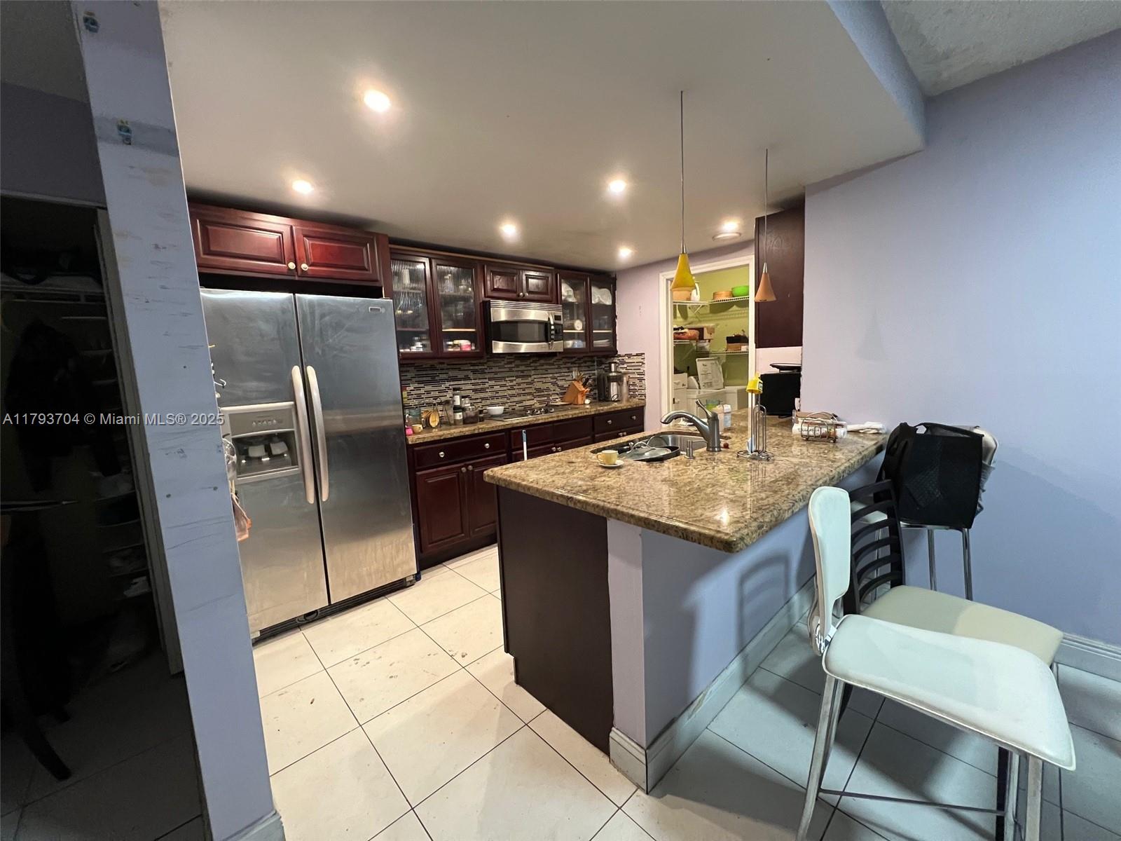 WEST LAKE VILLAGE II COND - Residential