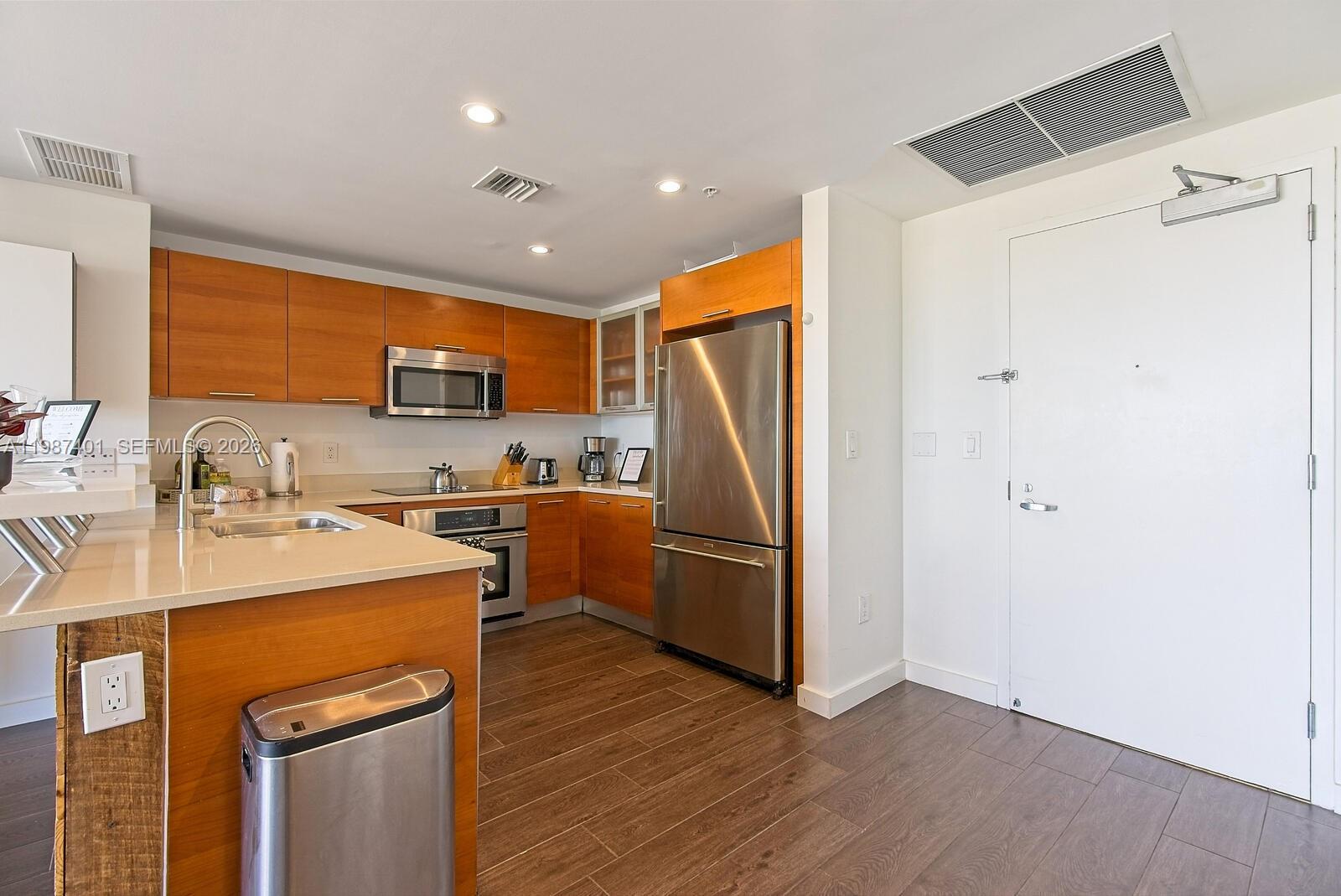 MIDBLOCK MIAMI CONDO - Residential