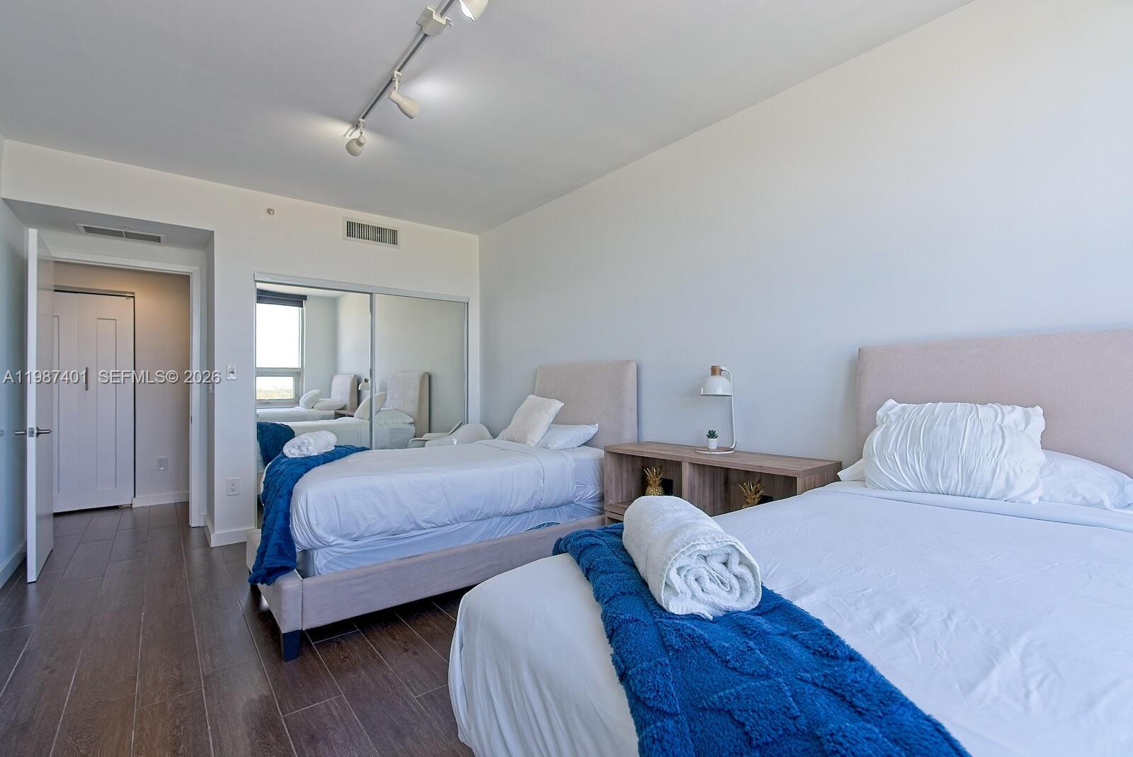 MIDBLOCK MIAMI CONDO - Residential