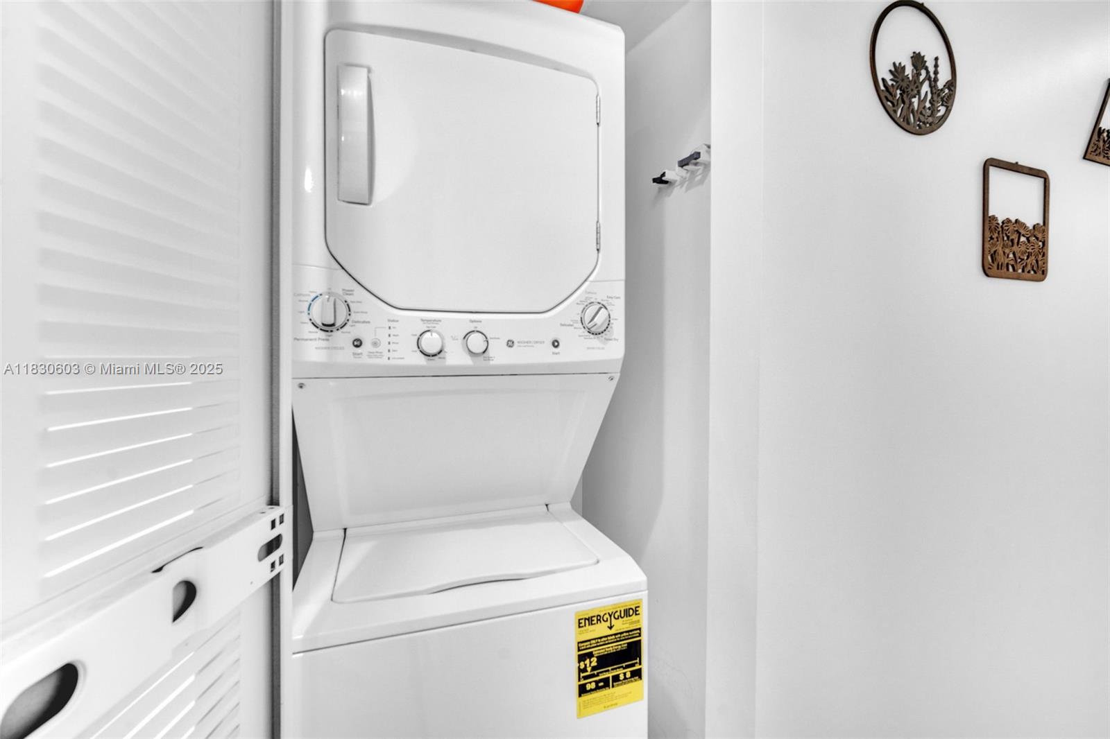 WEITZER AVENTURA PLACE - Residential