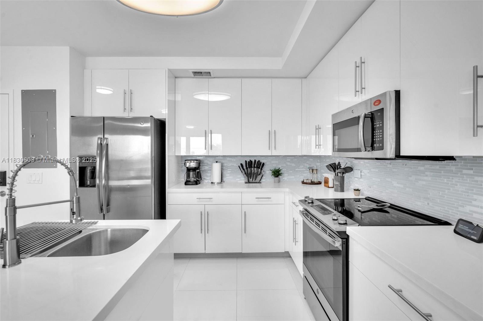 WEITZER AVENTURA PLACE - Residential