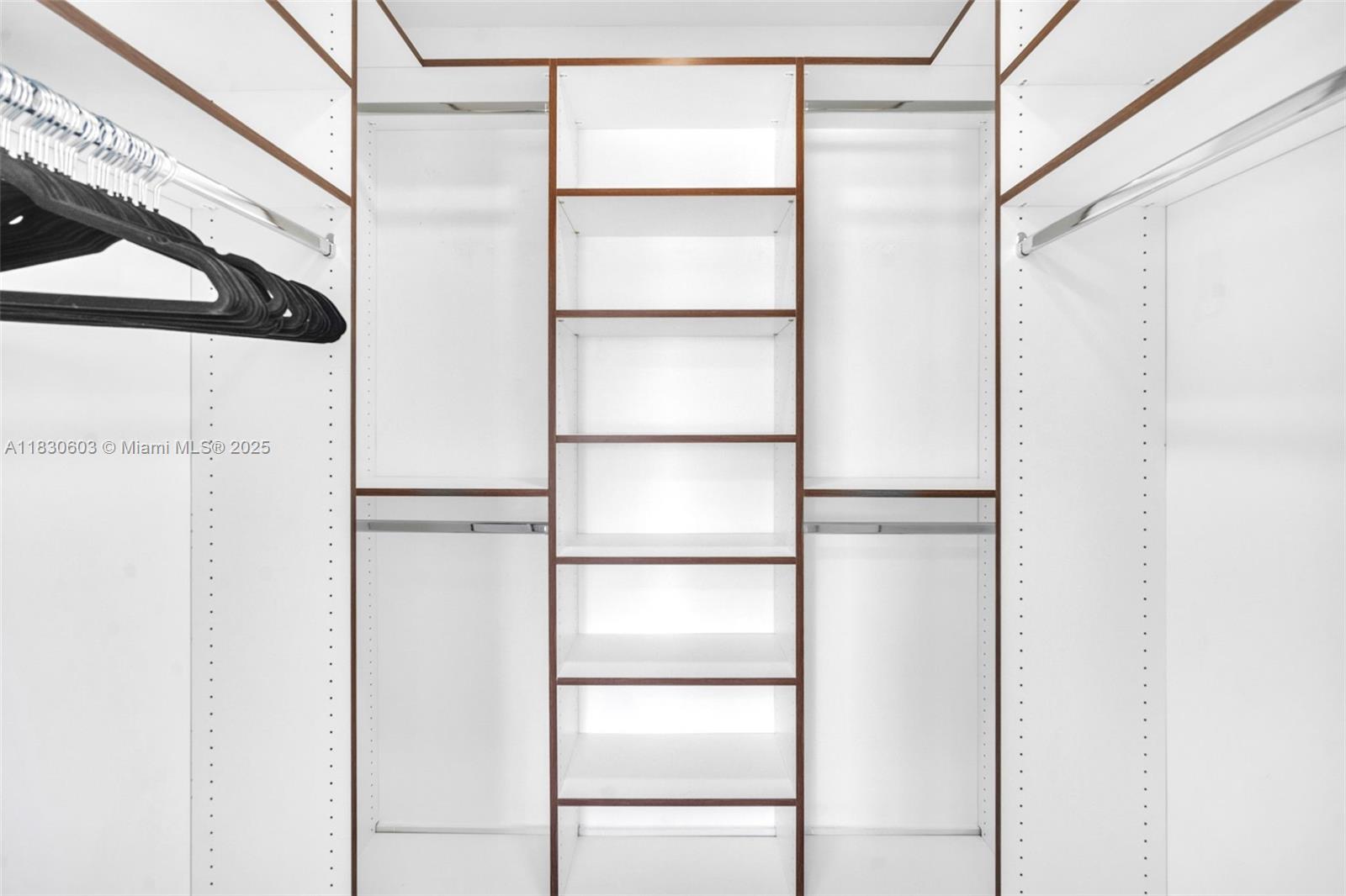 WEITZER AVENTURA PLACE - Residential