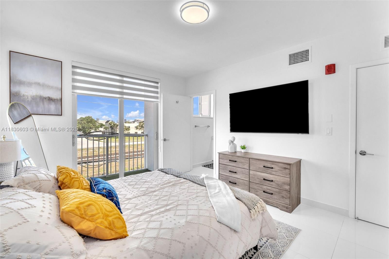 WEITZER AVENTURA PLACE - Residential