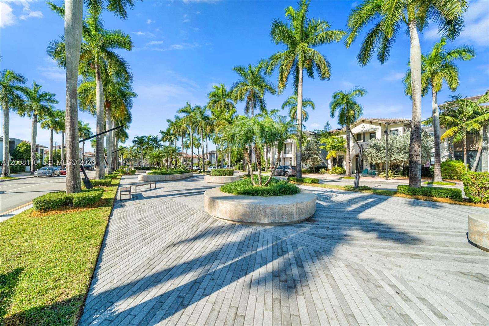 DOWNTOWN DORAL SOUTH PHAS - Residential