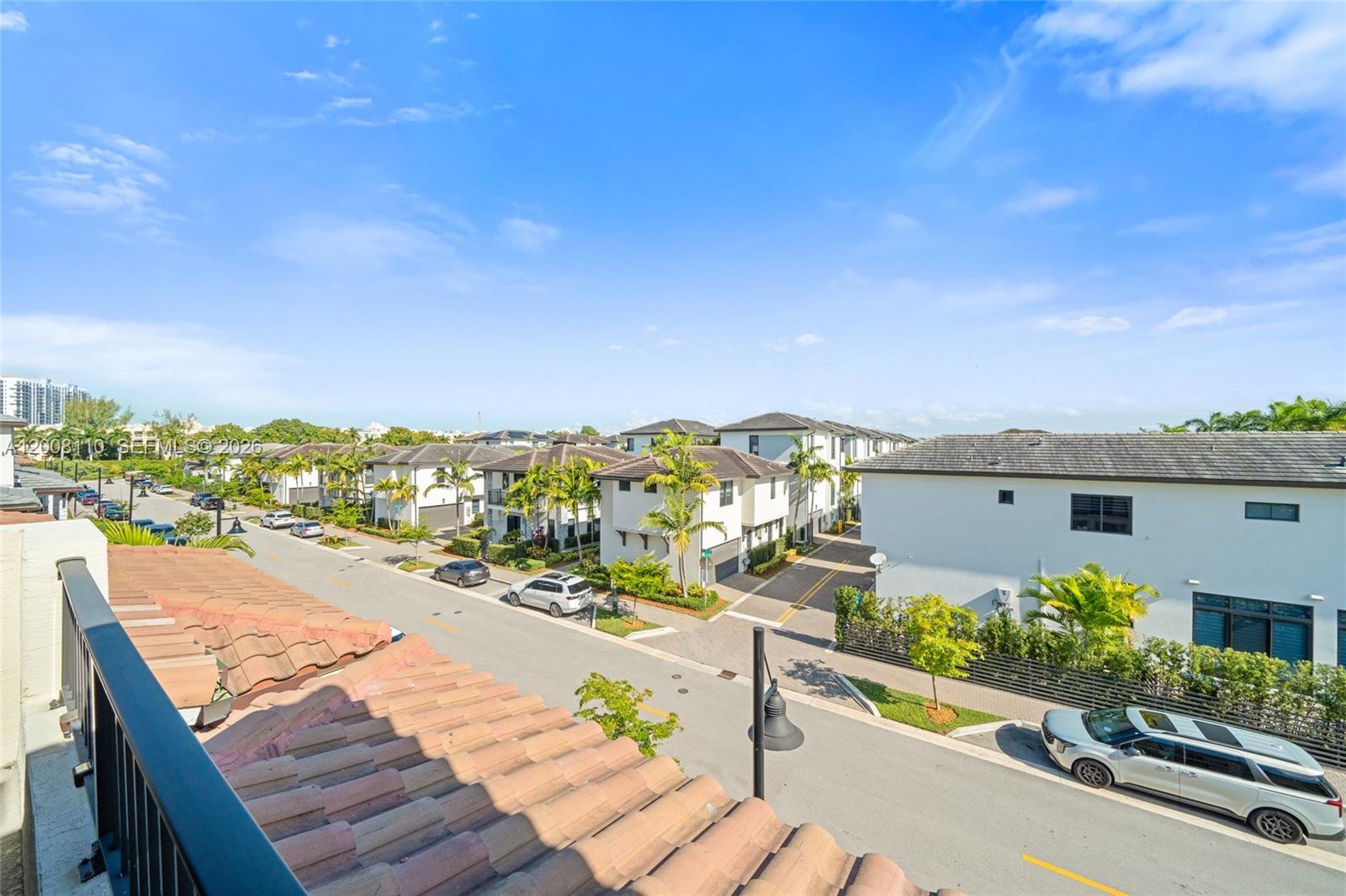 DOWNTOWN DORAL SOUTH PHAS - Residential