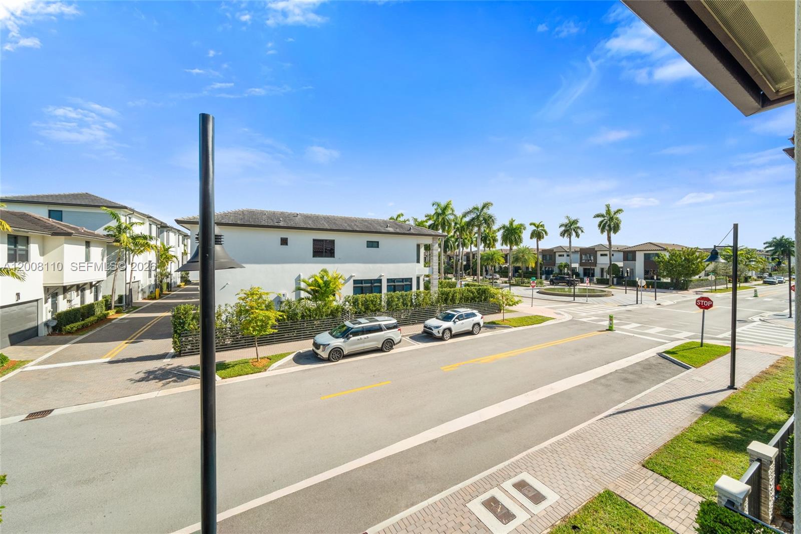 DOWNTOWN DORAL SOUTH PHAS - Residential