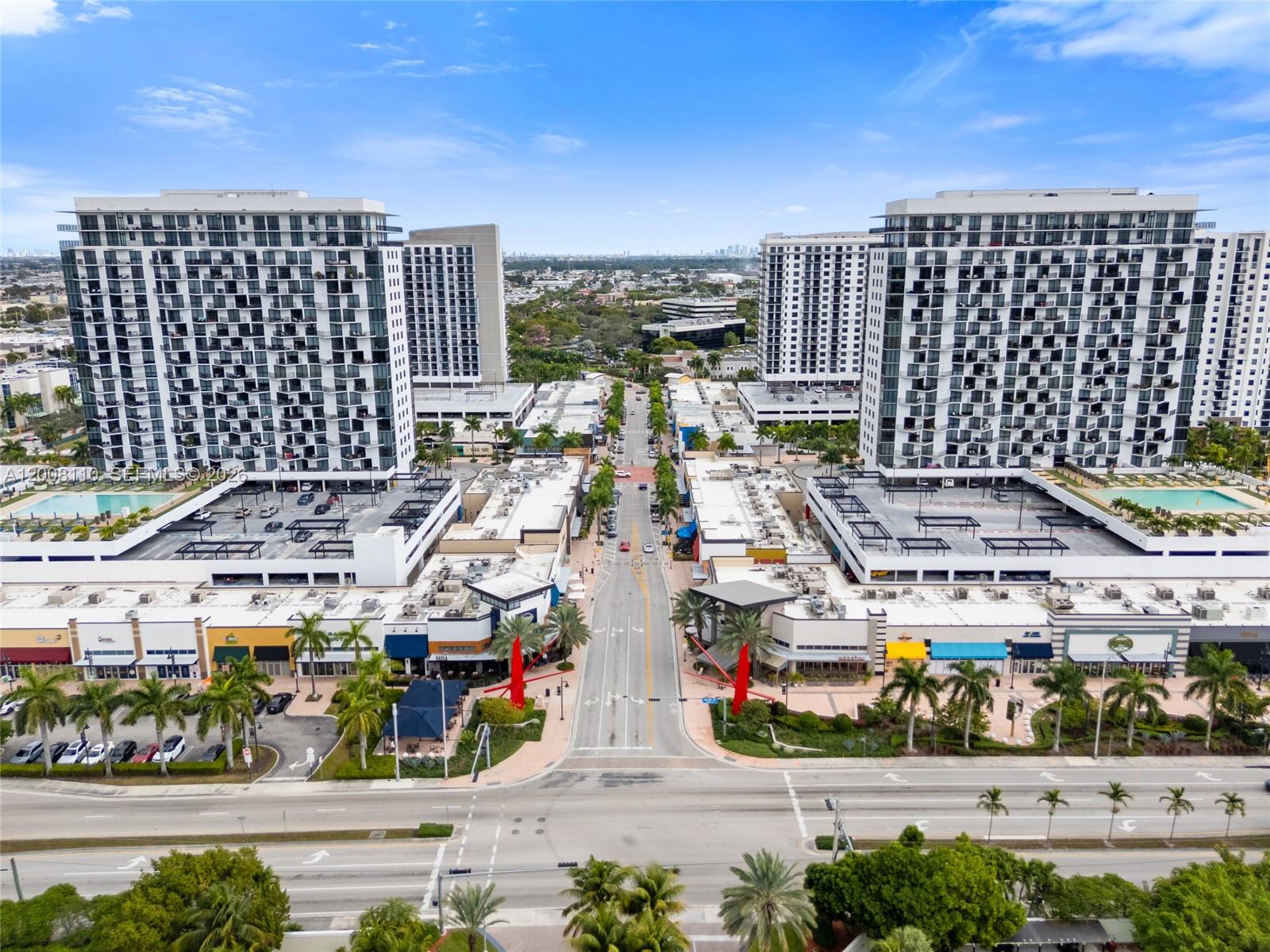 DOWNTOWN DORAL SOUTH PHAS - Residential