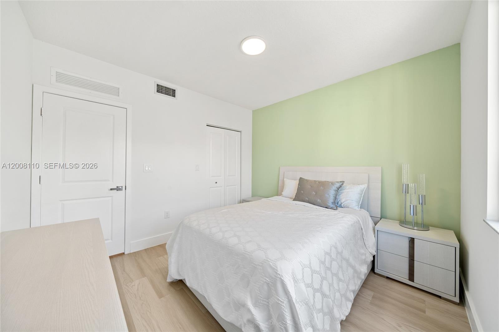 DOWNTOWN DORAL SOUTH PHAS - Residential