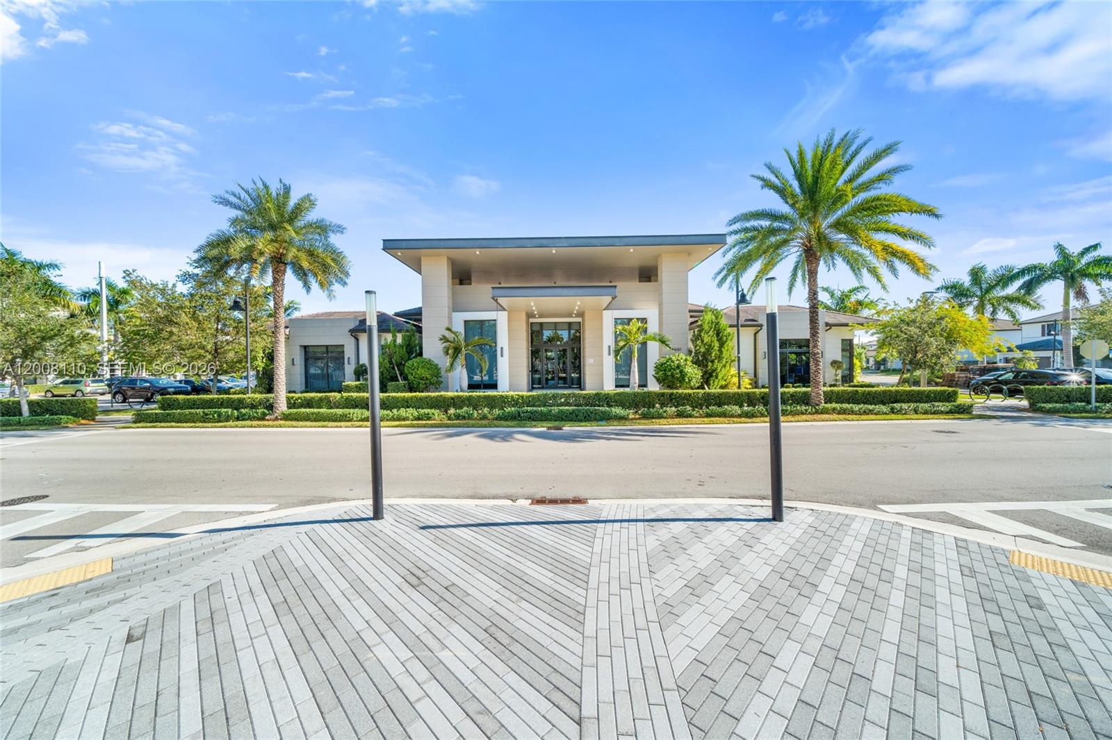 DOWNTOWN DORAL SOUTH PHAS - Residential