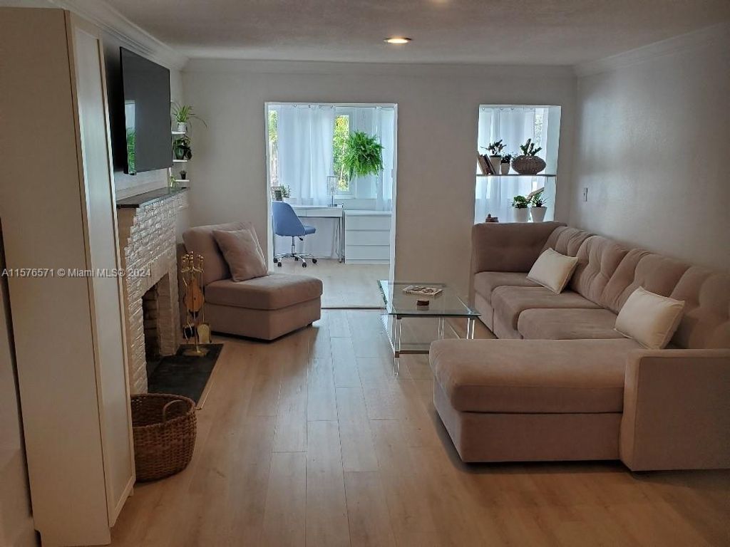 Photo of 718 NE 14th St, Fort Lauderdale, FL 33304 (MLS # A11576571)