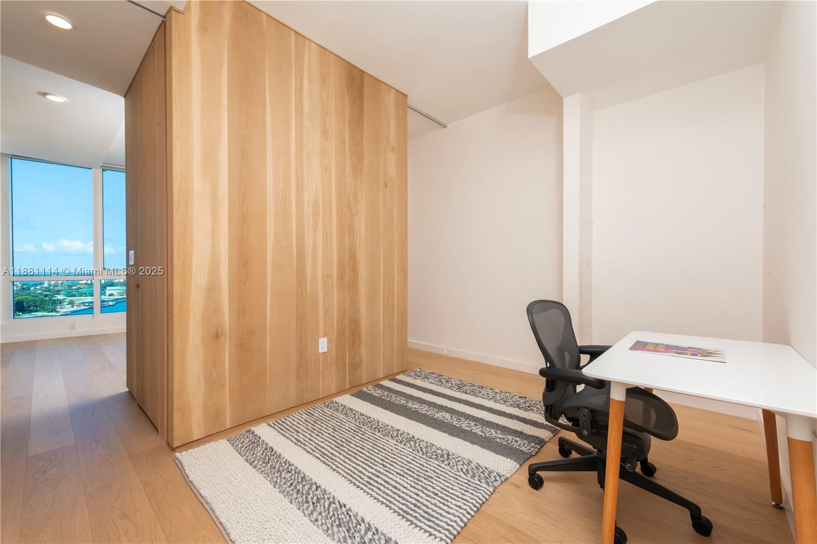 CONTINUUM ON SOUTH BEACH - Residential Lease