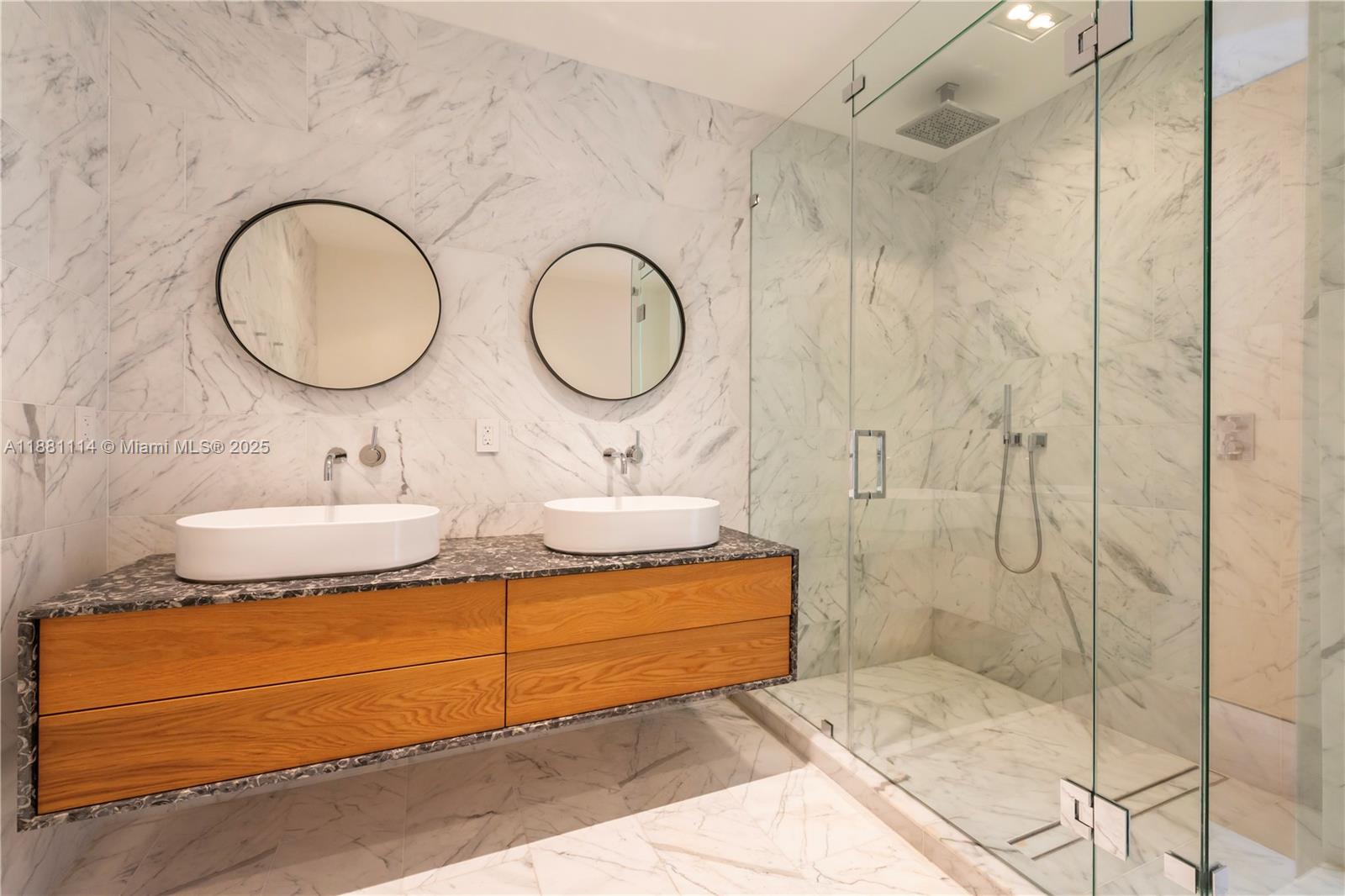 CONTINUUM ON SOUTH BEACH - Residential Lease