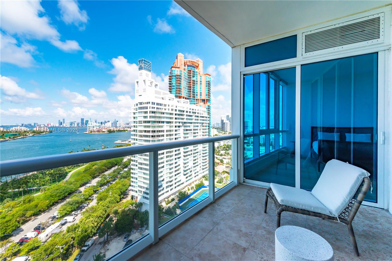 CONTINUUM ON SOUTH BEACH - Residential Lease