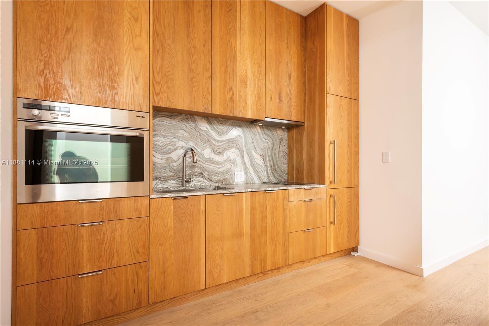 CONTINUUM ON SOUTH BEACH - Residential Lease