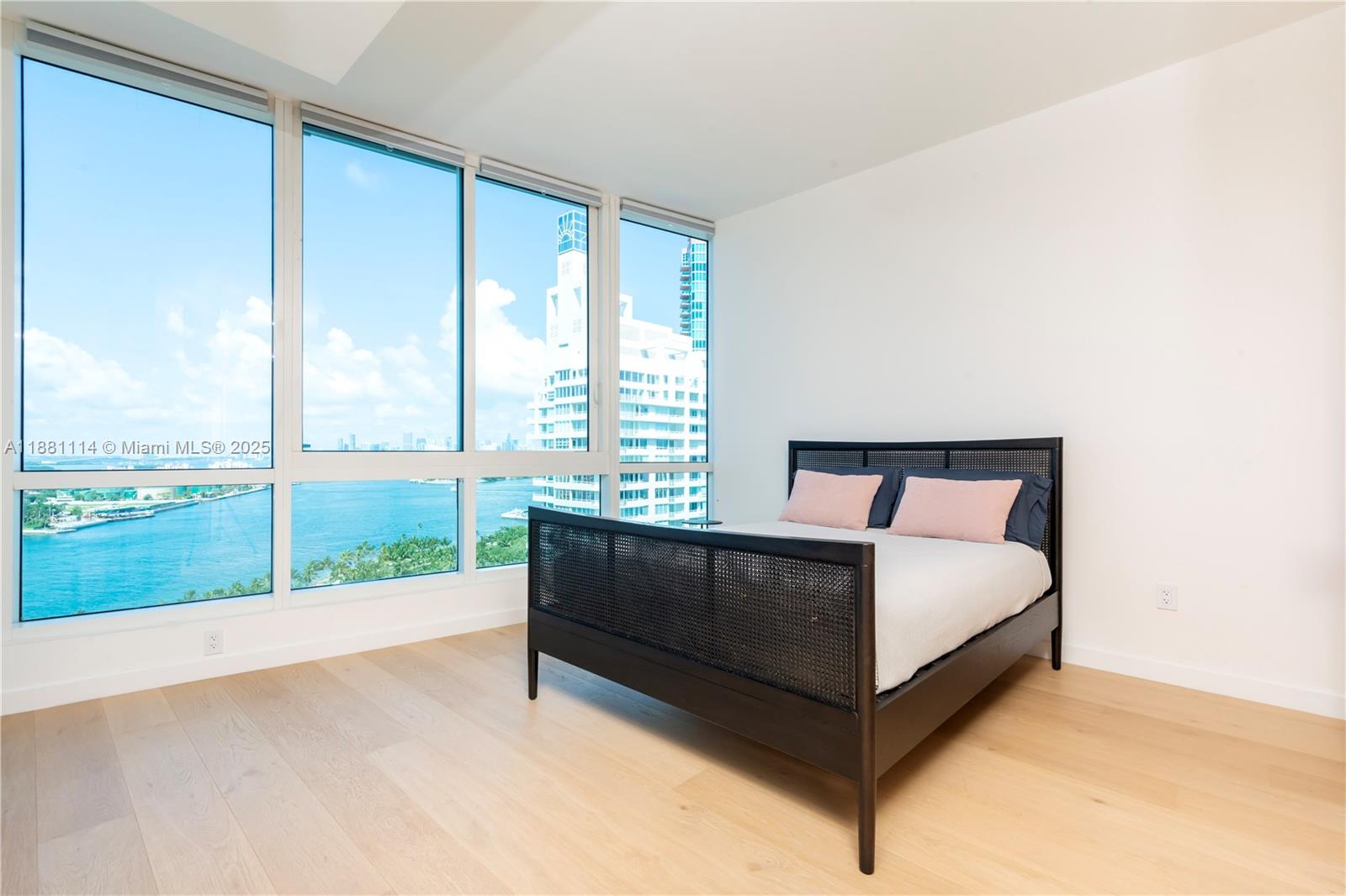 CONTINUUM ON SOUTH BEACH - Residential Lease