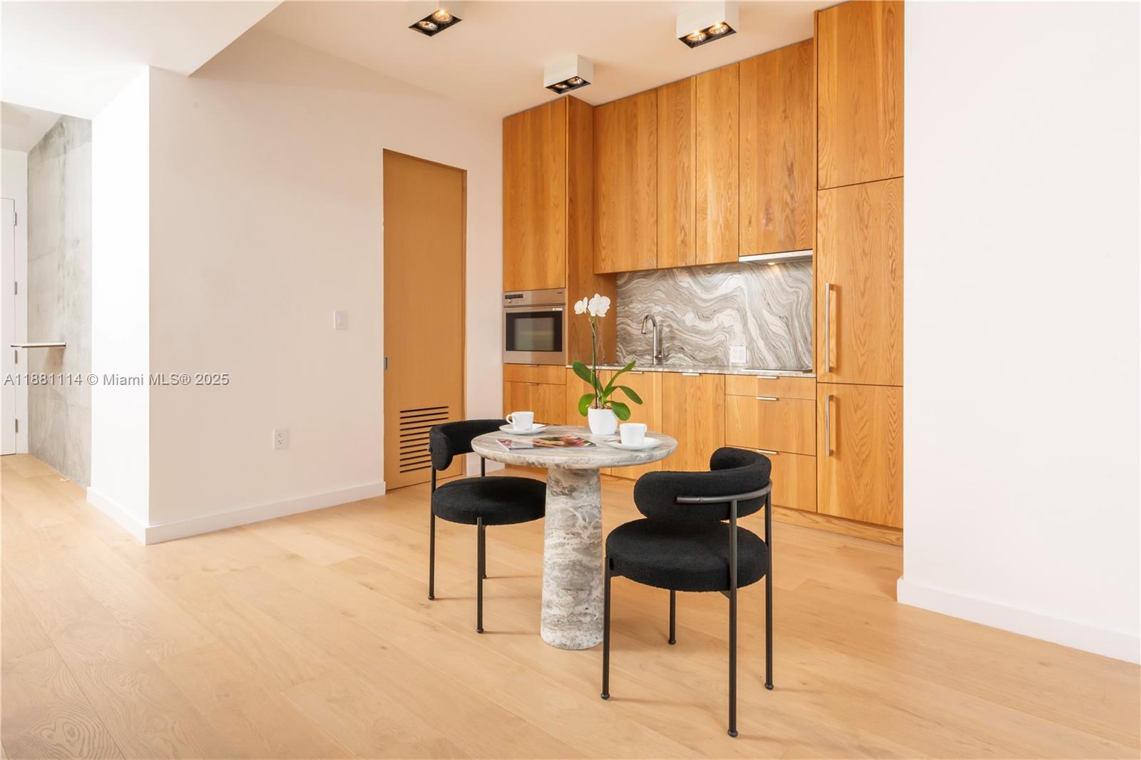 CONTINUUM ON SOUTH BEACH - Residential Lease