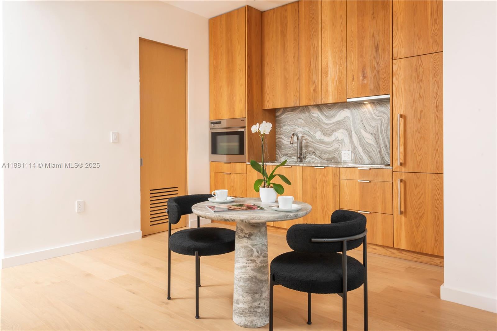 CONTINUUM ON SOUTH BEACH - Residential Lease