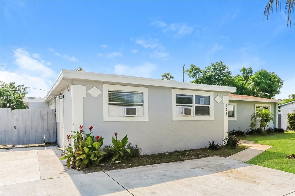 Photo of 108 N 13th St #0, Lantana, FL 33462 (MLS # A11860301)