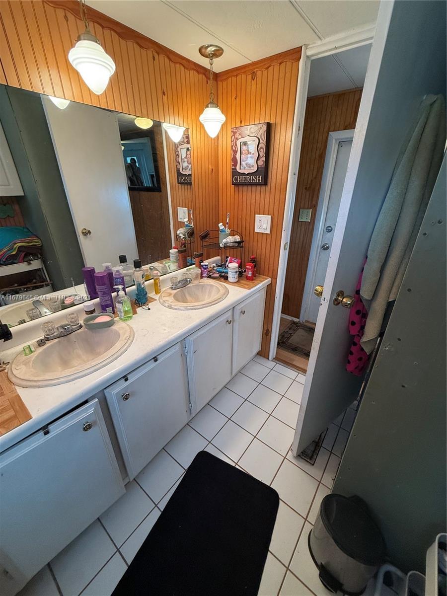 RAVENSWOOD ESTATES & MARI - Residential