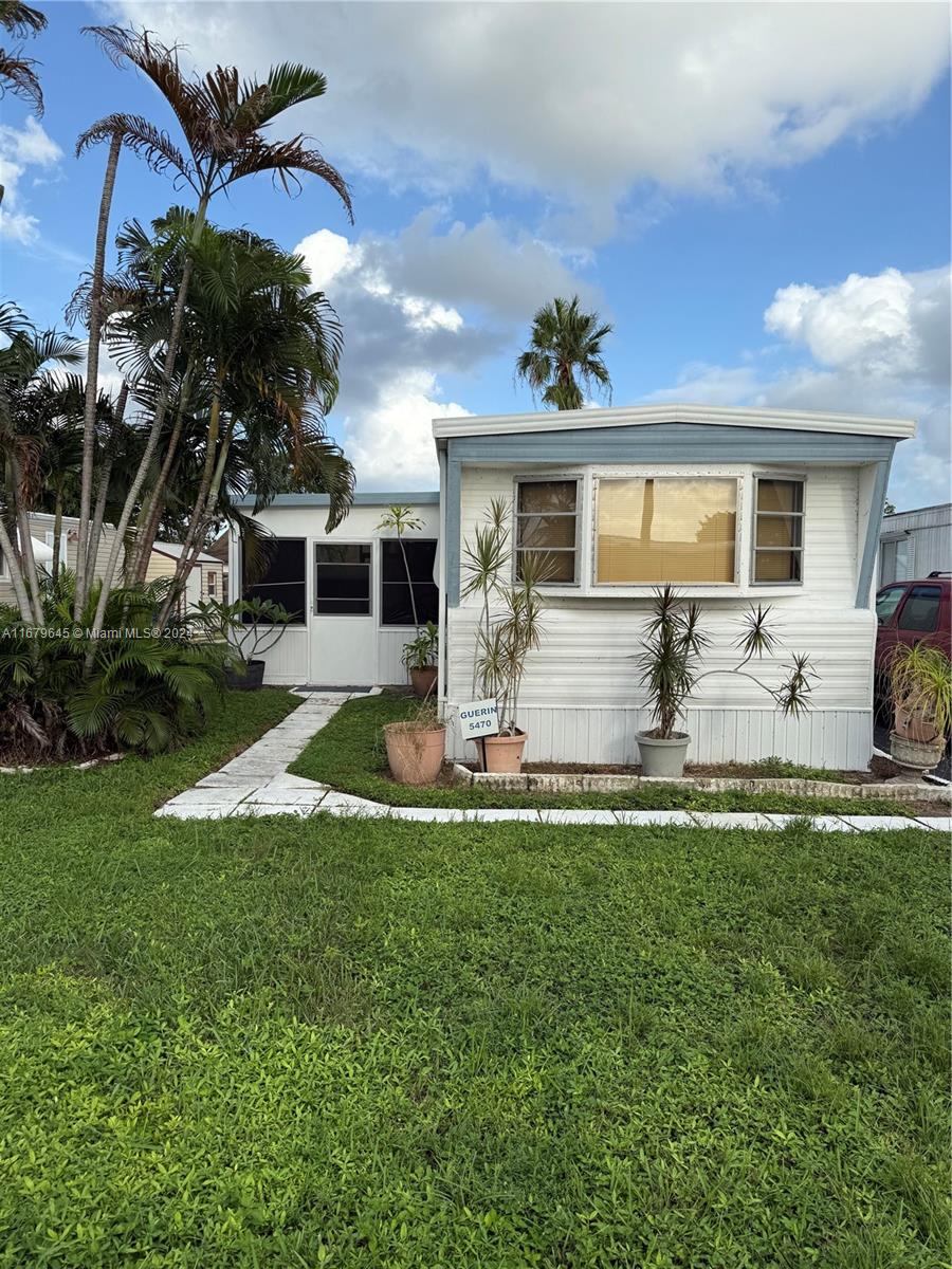 RAVENSWOOD ESTATES & MARI - Residential